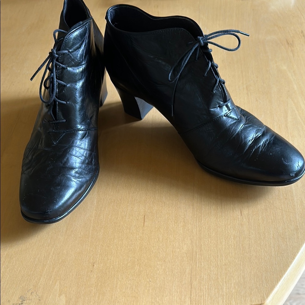 MUNRO Black Leather LACE UP ankle Boots - Picture 2 of 6